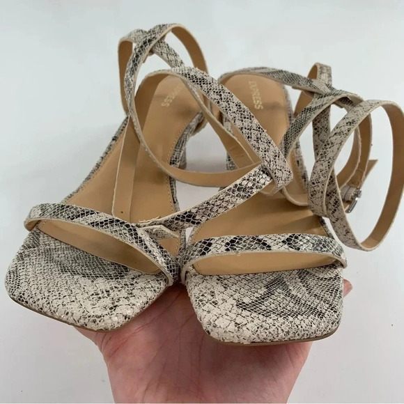 Express heels size 9 gray cream faux vegan leather snakeskin print party - Picture 9 of 12